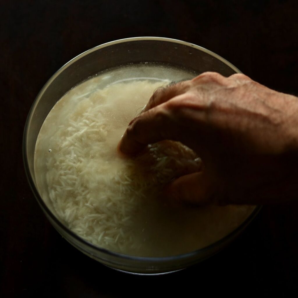 rinsing basmati rice